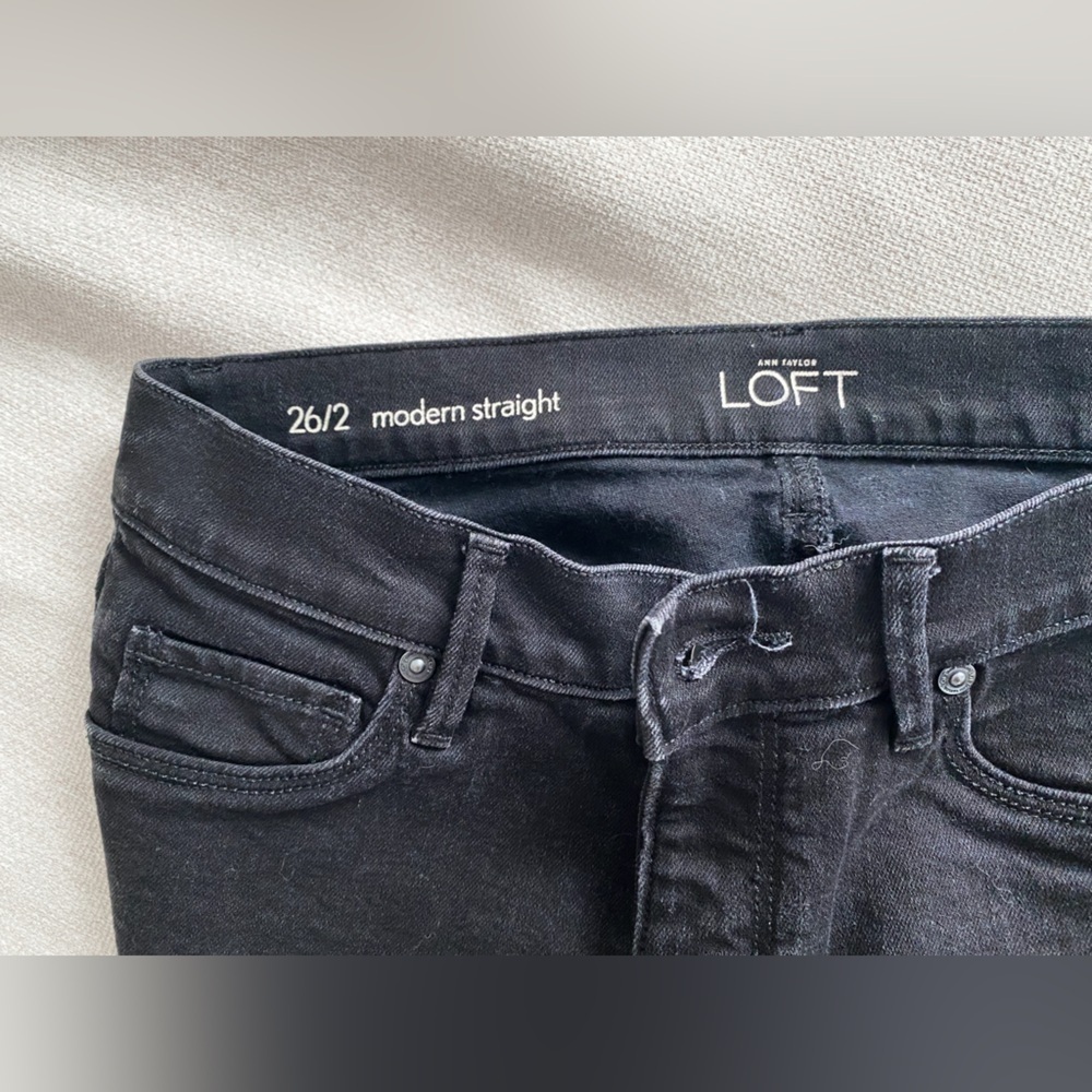 LOFT Modern Straight Denim Jeans, Size 26 (2) – Black - Picture 8 of 9
